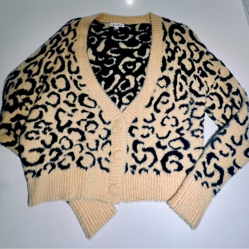 For love & lemons sweater with buttons